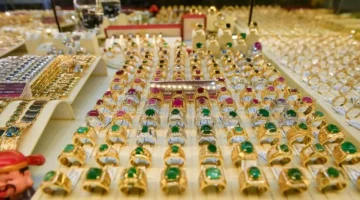 خسائر قياسية بـ 11 مليون دونغ لحائزي الذهب في فيتنام خلال أسبوعين